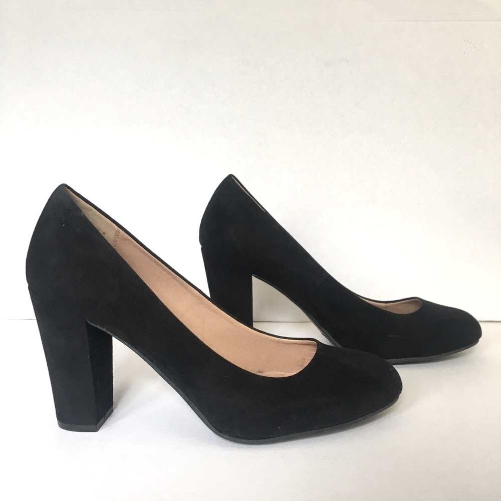 NWOT Chinese Laundry - Black Faux Suede Heels